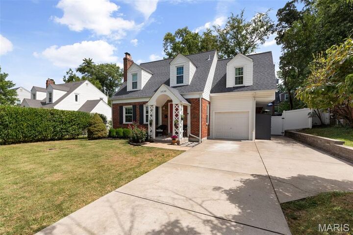 Property Photo: 1030 Bernice Avenue MO 63122