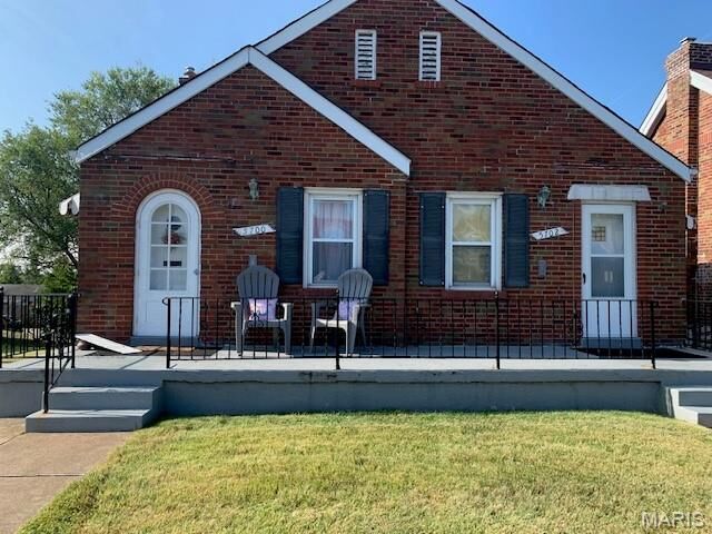Property Photo:  5700 Chippewa Street  MO 63109 