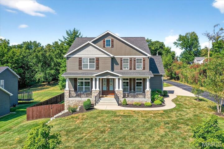 Property Photo: 785 N Ballas Road MO 63122