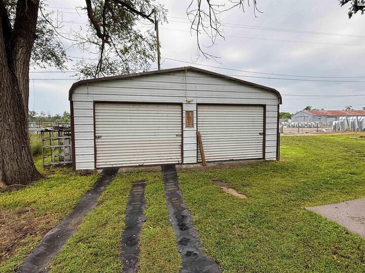 Photo de la propriété:  909 E 2nd Ave  KS 67501