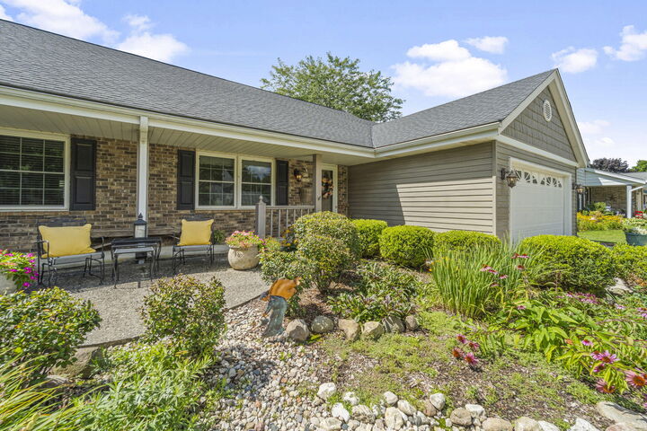 Property Photo:  W72n1047 Hampton Ave  WI 53012 
