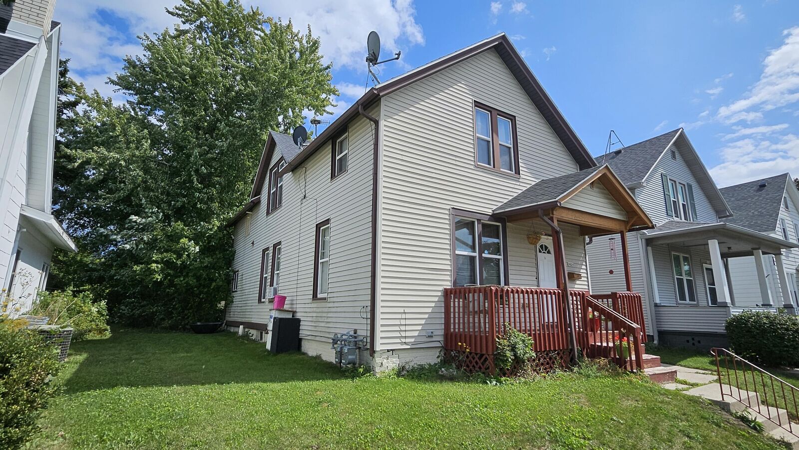 Property Photo: 1621 S 11th St 1621A WI 53081