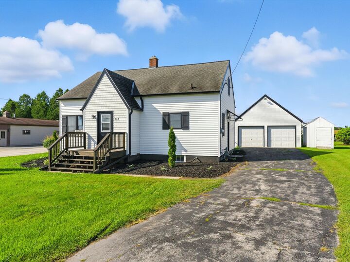 213 S Packer Dr  Francis Creek WI 54220 photo