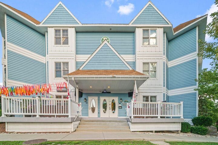 Property Photo: 123 Center St 212 WI 53147