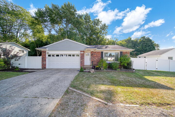 Property Photo: 641 Robinson Road MI 49203