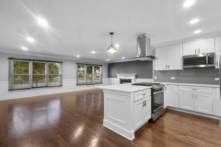 Property Photo:  4837 W 107th Street  IL 60453 