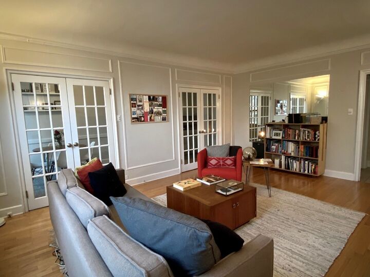 Property Photo: 10 W Elm Street 1608 IL 60610