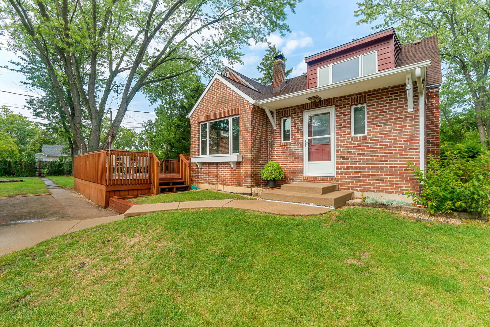 Property Photo:  26282 Walnut Avenue N  IL 60060 