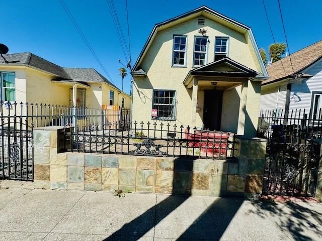 Property Photo: 227 15th Street CA 94801