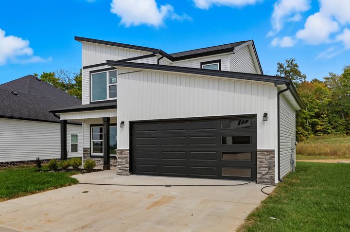 Property Photo: 556 Ayden Ln TN 37042