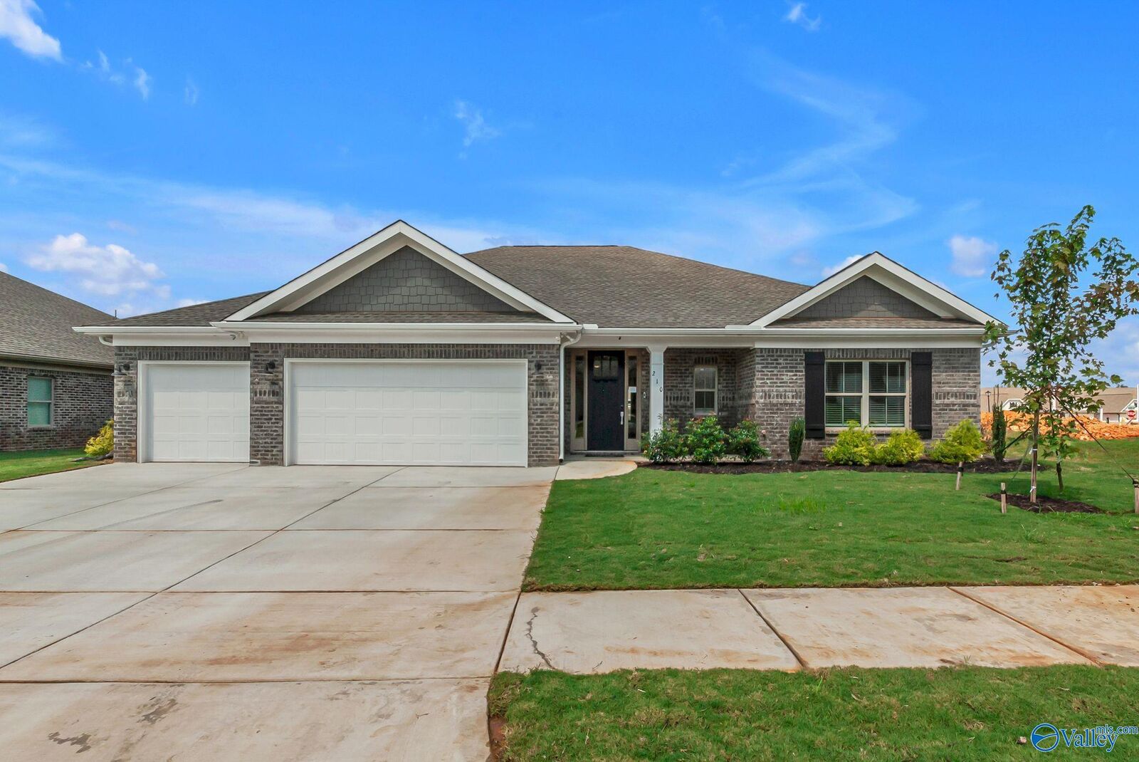 Property Photo: 210 John Clift Circle AL 35757