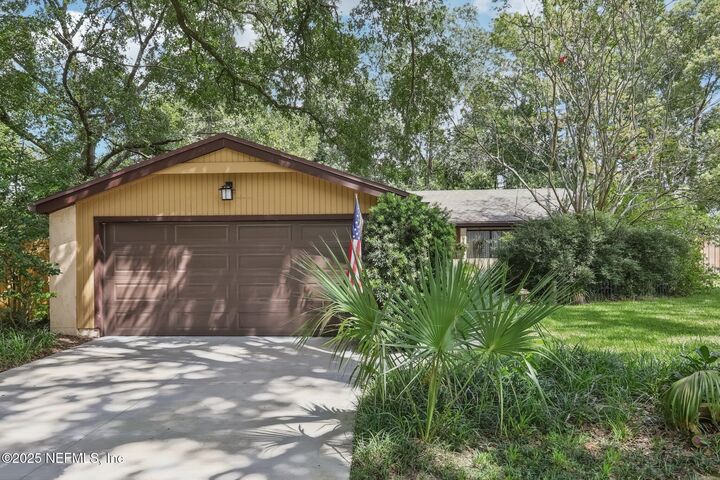 Property Photo: 6661 Alisma Lane FL 32244