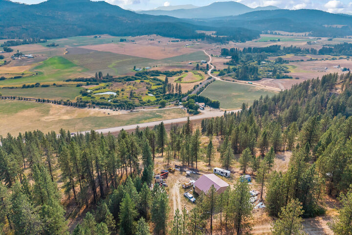 Property Photo:  1763 Hwy 395  WA 99109 