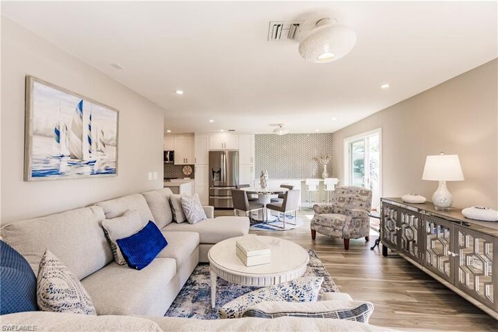 Property Photo: 1455 Curlew Ave 1 FL 34102