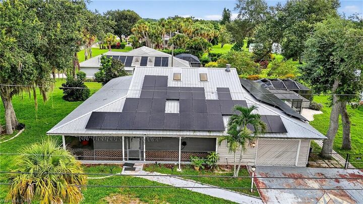 Property Photo:  2503 E 5th St  FL 33936 