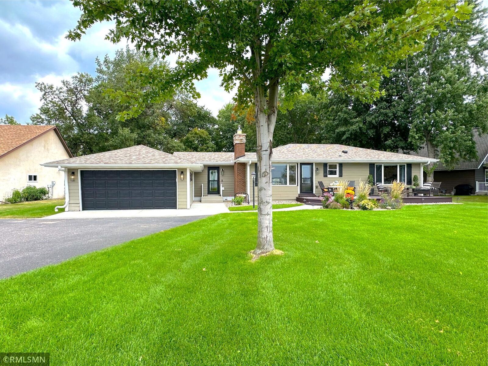 Property Photo:  8158 State Highway 24 NW  MN 55302 