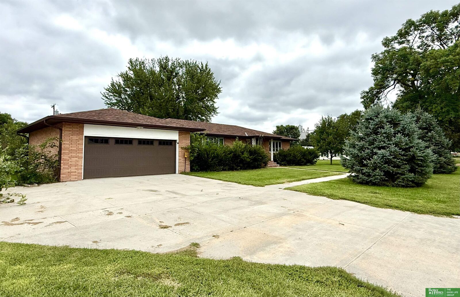 Property Photo:  408 N Harvard Avenue  NE 68944 