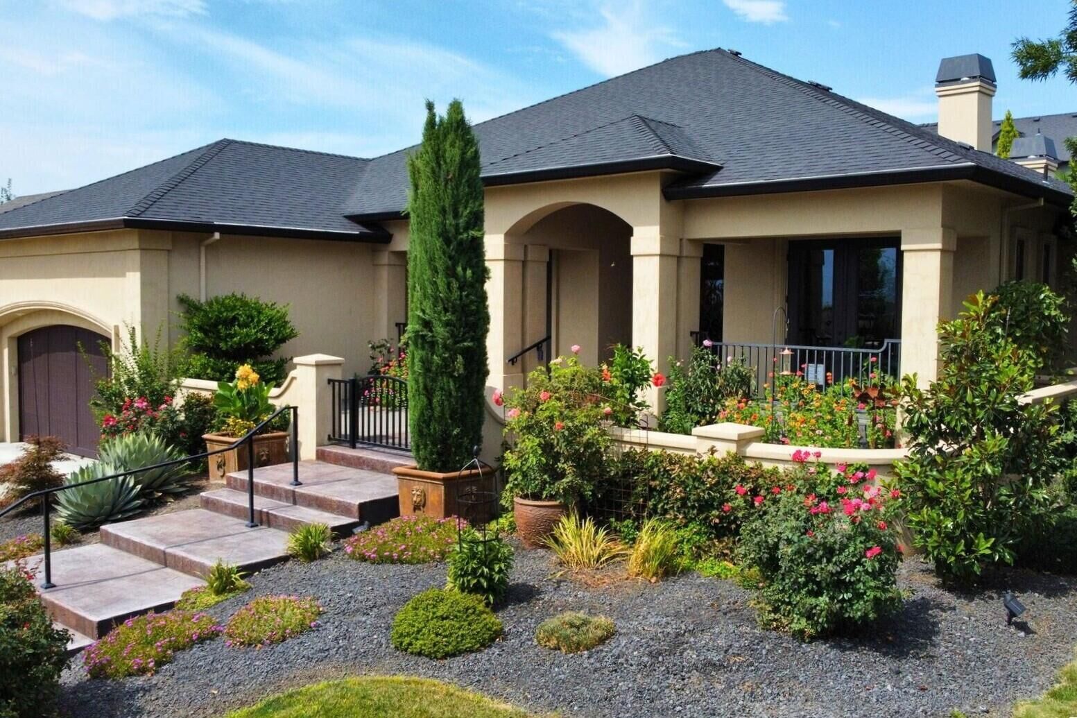Property Photo:  3861 Calle Vista Drive  OR 97504 
