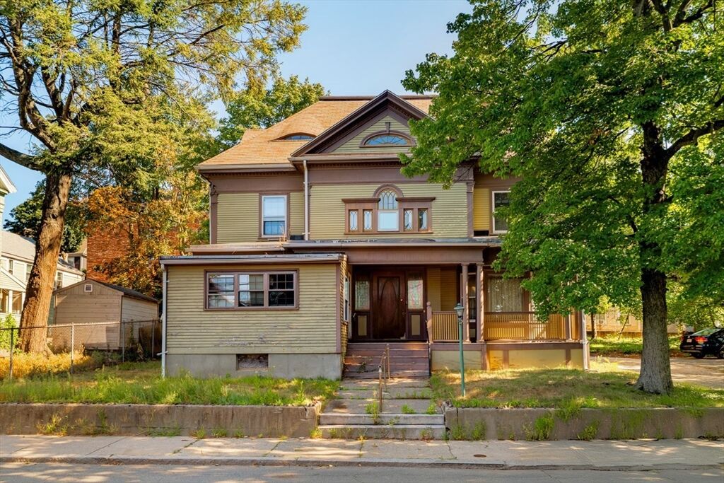 Property Photo:  17 Monmouth St  MA 02143 
