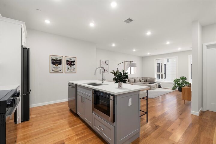 Property Photo:  267 Old Colony 611  MA 02127 