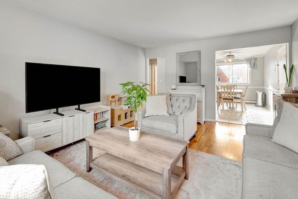 Property Photo:  5 Endicott St 3  MA 02062 
