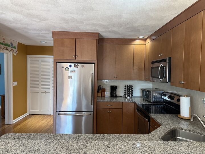 Property Photo: 1 Carnation Cir B MA 01867