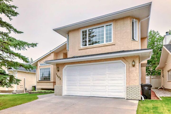 Property Photo: 1405 Shawnee Road SW AB T2Y 2T1