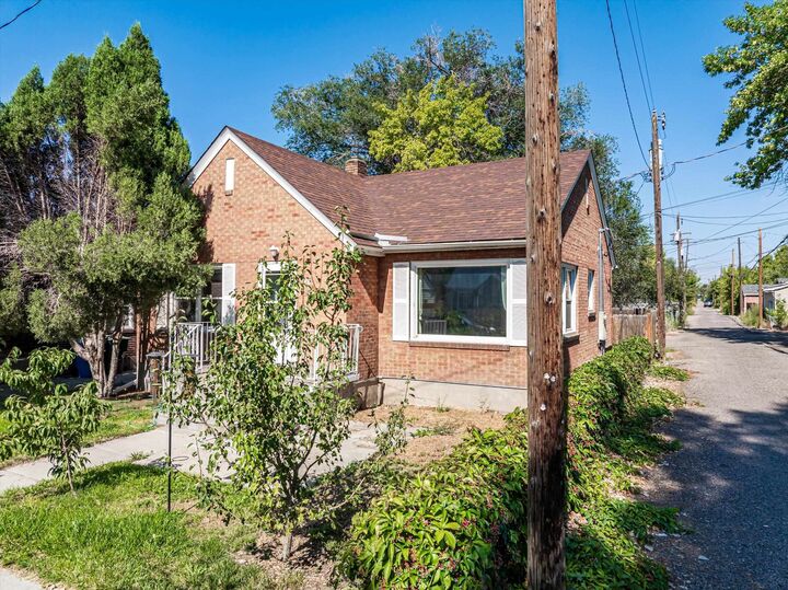 Property Photo: 1126 E Fremont Street ID 83201