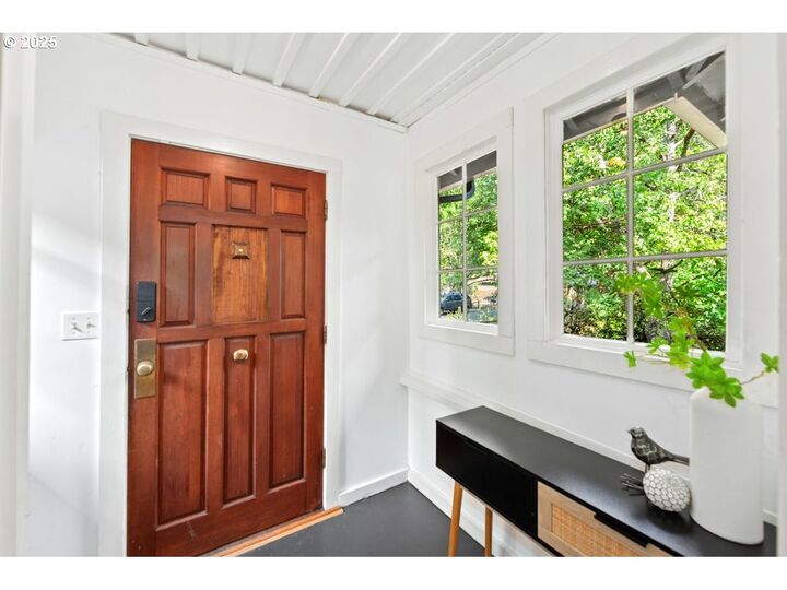 Property Photo: 7404 SW 53rd Ave OR 97219
