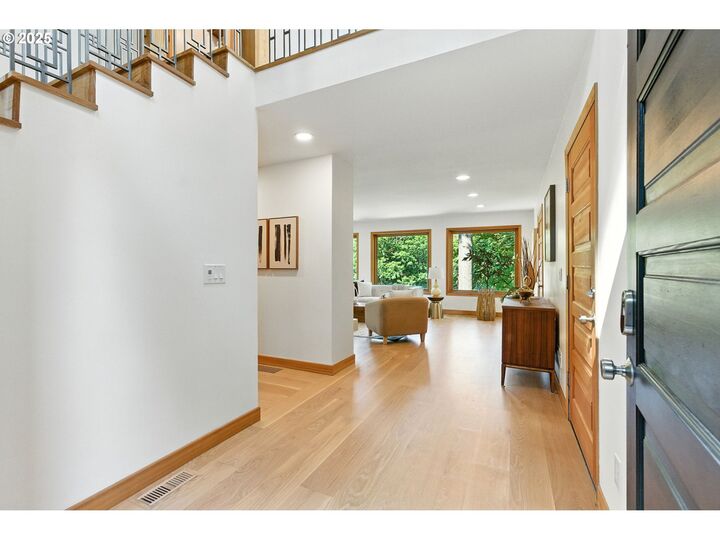 Property Photo: 3035 SW Fairview Blvd OR 97205