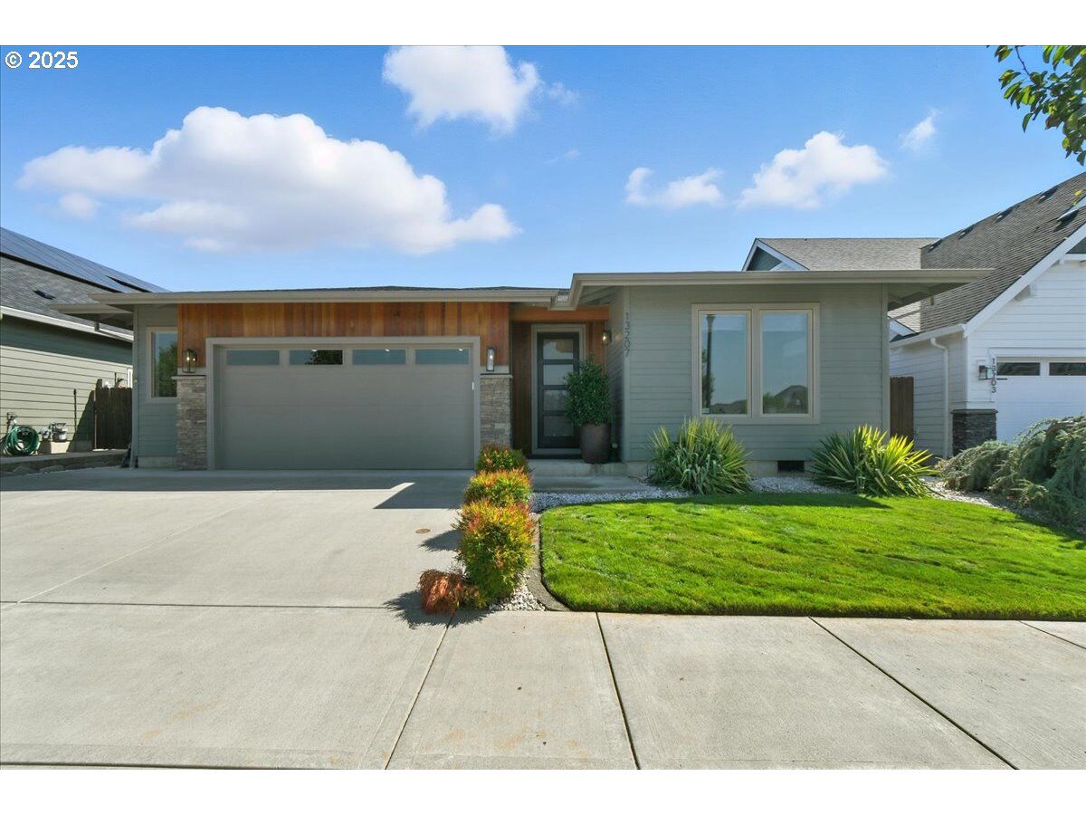 Property Photo: 13207 NE 60th Ave WA 98686