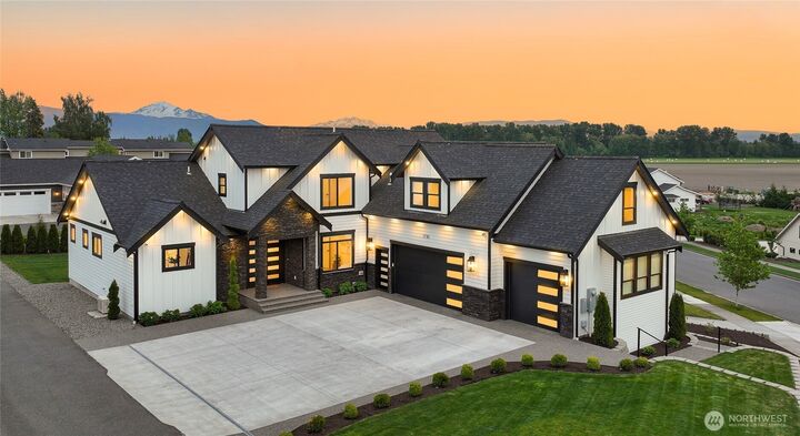 1750  Farmview Terrace  Lynden WA 98264 photo