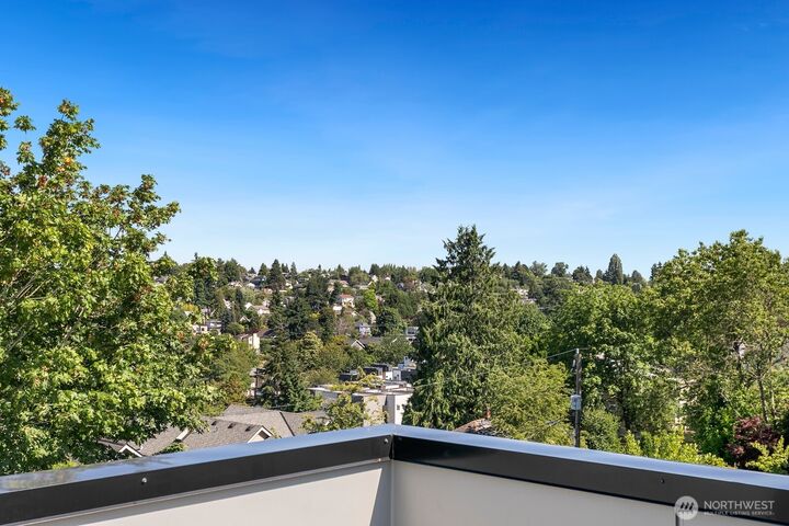 Property Photo: 1823 26th Avenue B WA 98122