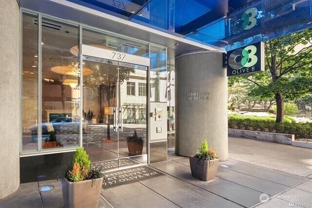 Property Photo: 737 Olive Way 3408 WA 98101