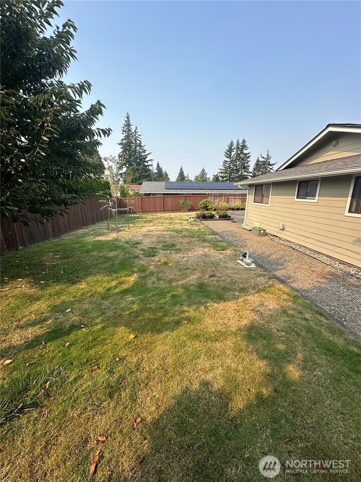 Property Photo:  802  39th Place  WA 98229 