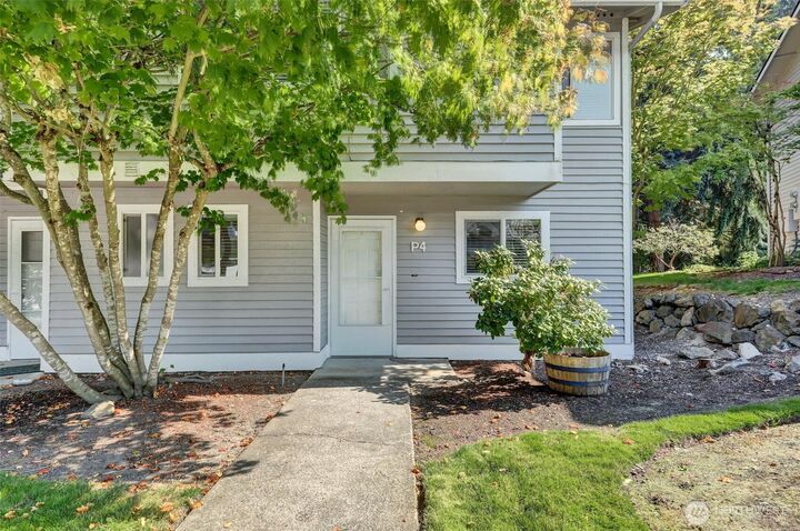 Property Photo:  1526  192nd Street SE P4  WA 98012 