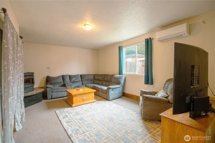 Property Photo:  4671  Merlin Street  WA 98632 