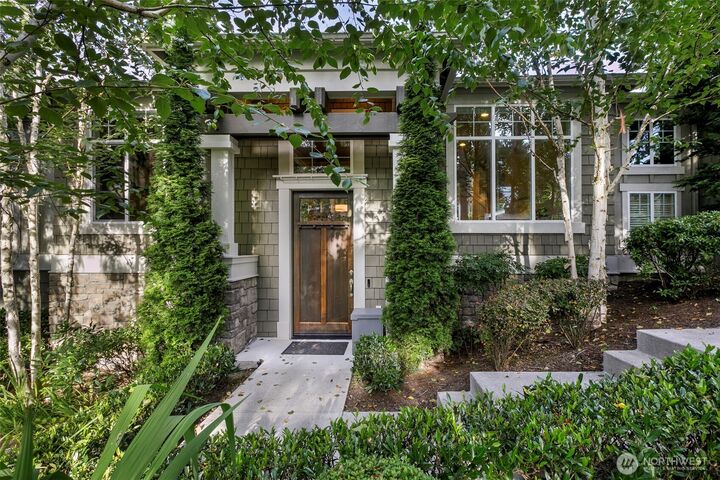 10905  102nd Avenue NE  Kirkland WA 98033 photo