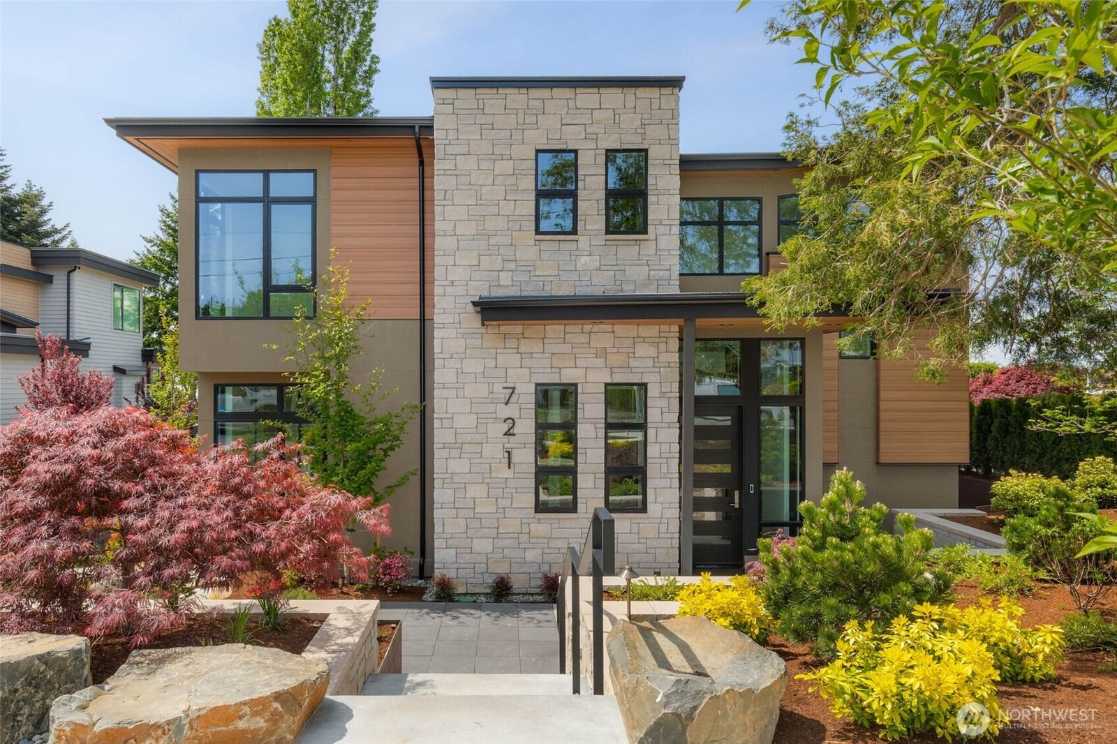 Property Photo:  721  2nd Street S  WA 98033 