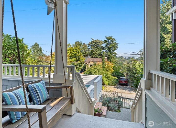 Property Photo:  445  26th Avenue E  WA 98112 
