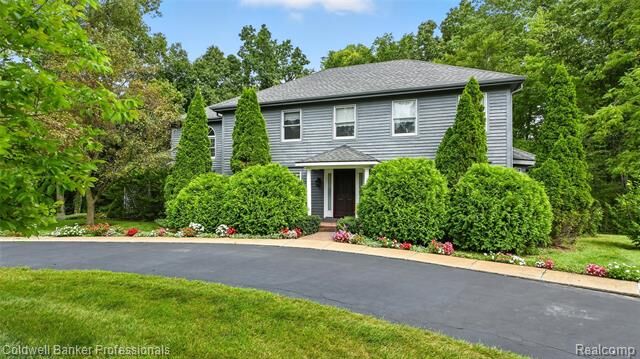 Property Photo:  3482 Oak Park Drive  MI 48176 