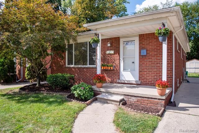 Property Photo:  6873 Mayburn Street  MI 48127 