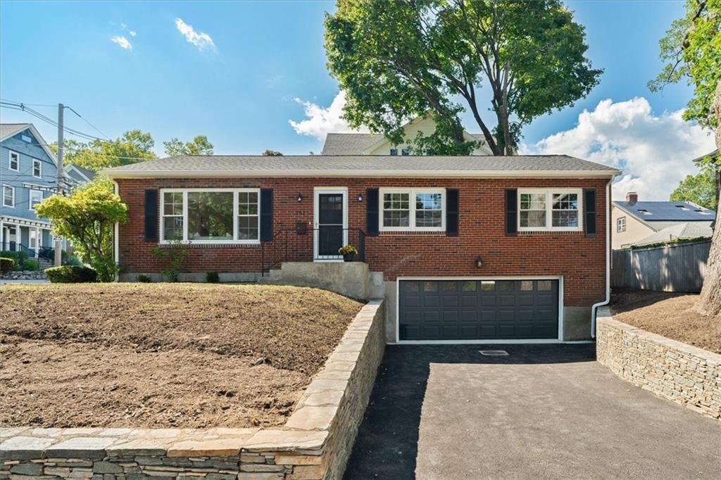 Property Photo:  282 Morris Avenue  RI 02906 