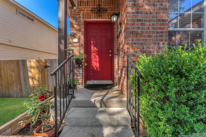 Property Photo: 15931 Darlington Gap TX 78247