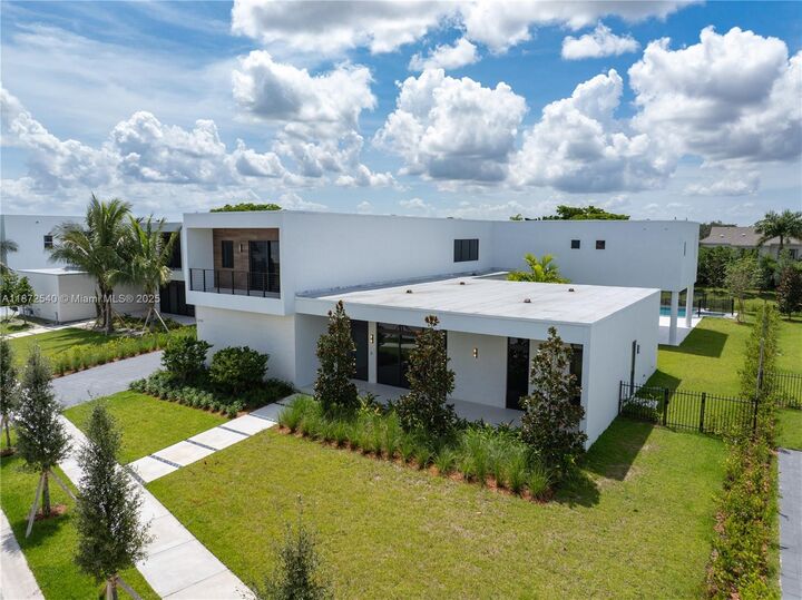 16740 N Botaniko Dr N  Weston FL 33326 photo