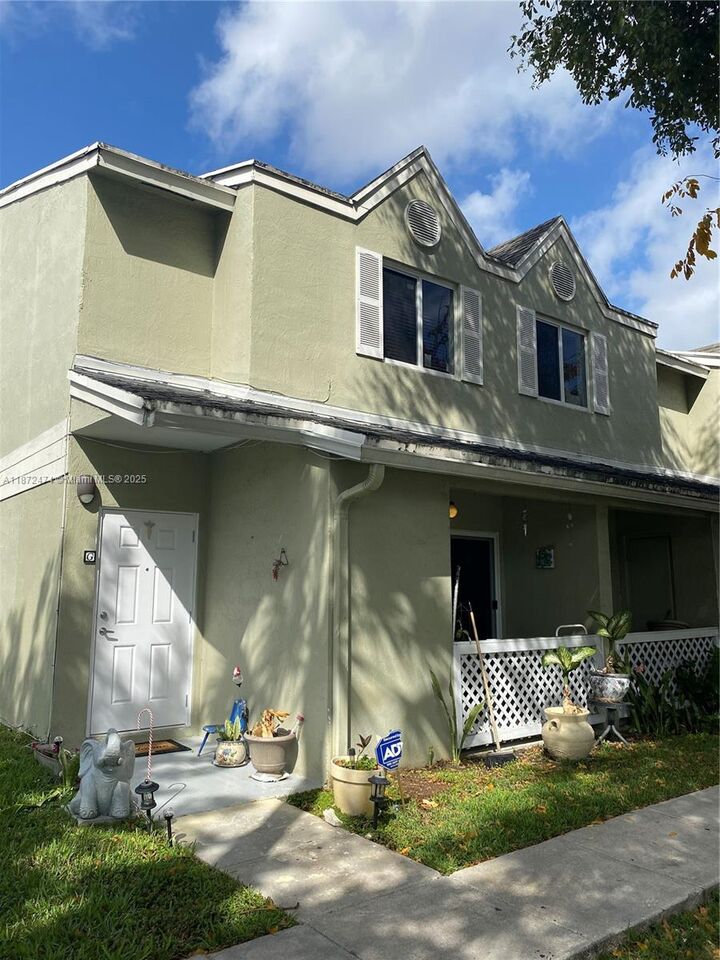 Property Photo: 17455 NW 67th Ct G-17 FL 33015