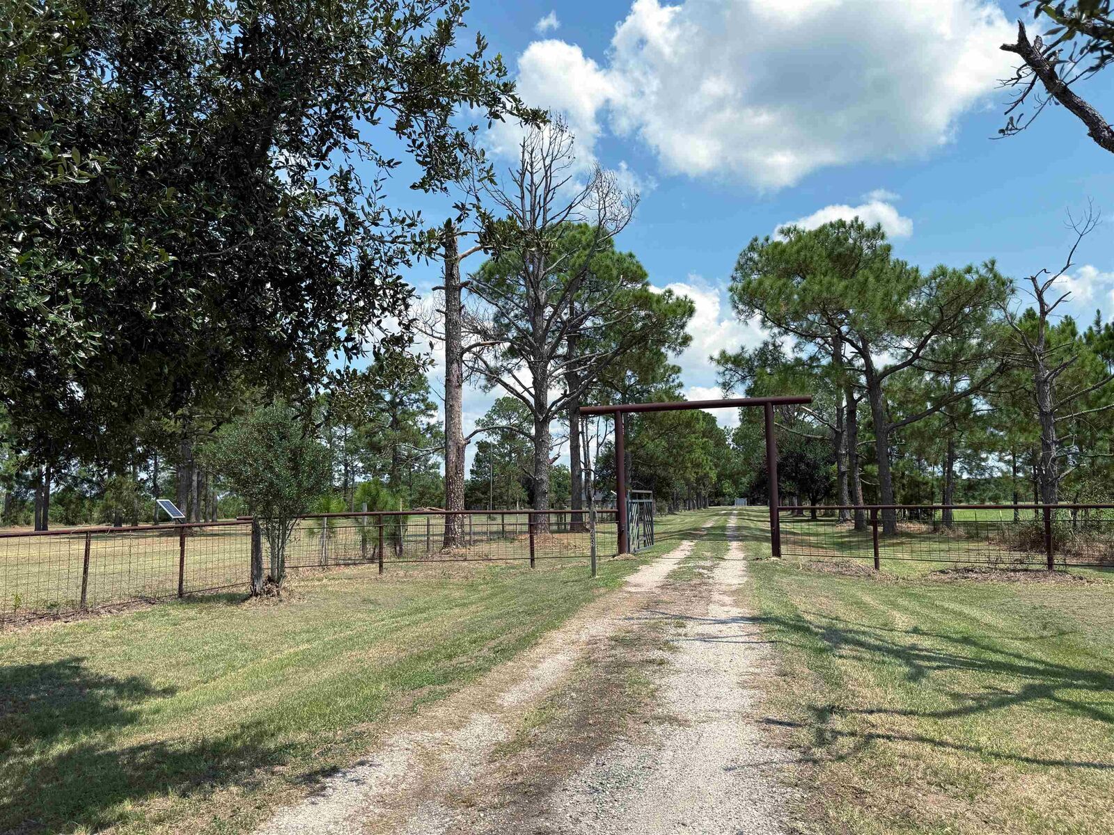 Property Photo: 2625 S Pine Island TX 77713