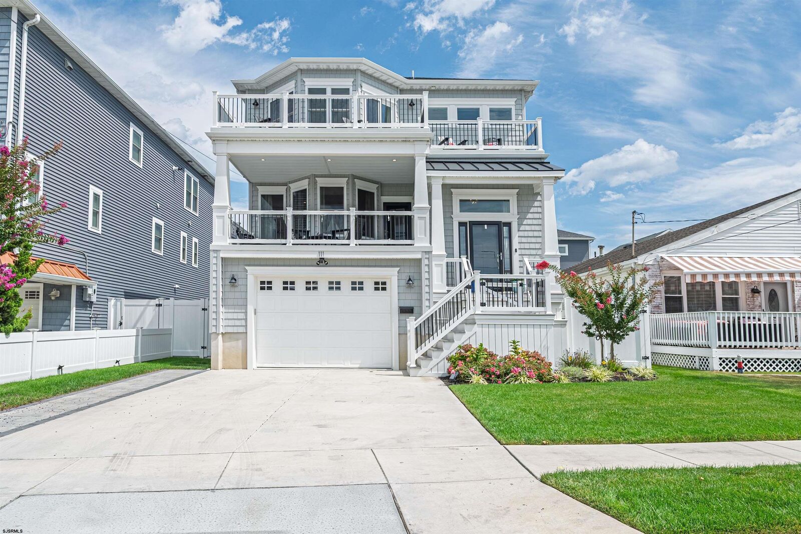 Property Photo: 111 Hamilton Pl NJ 08203-0000