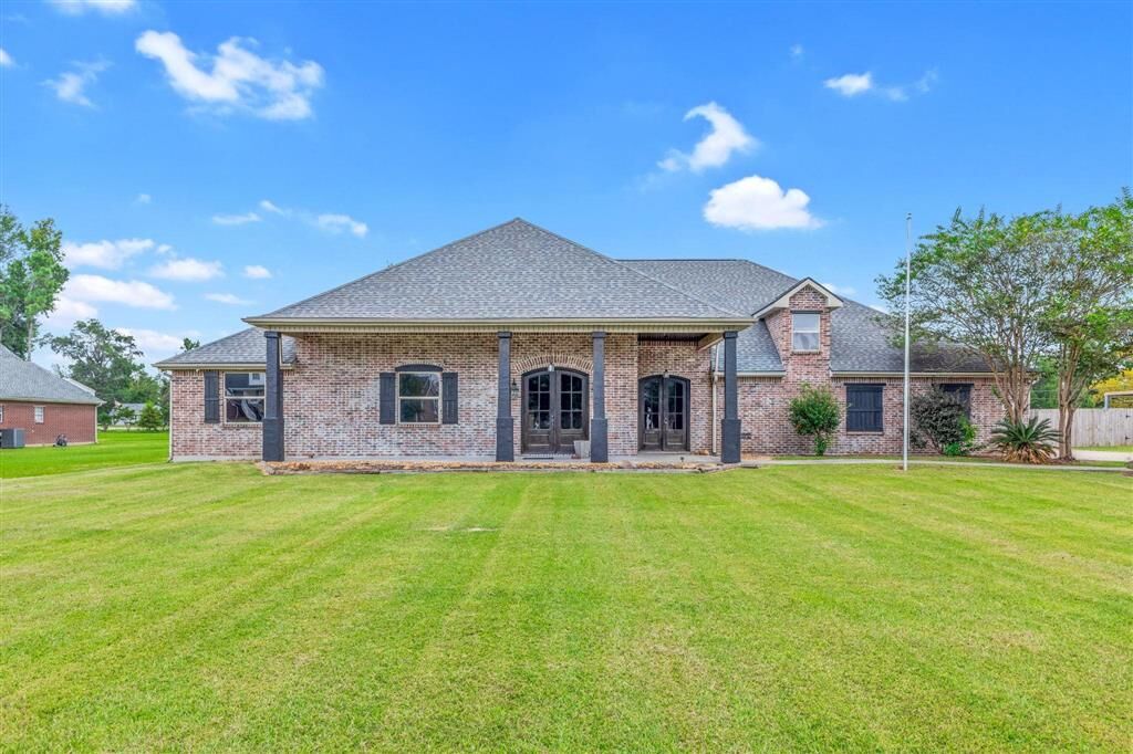 Property Photo: 1630 Hollow Cove Lane LA 70611