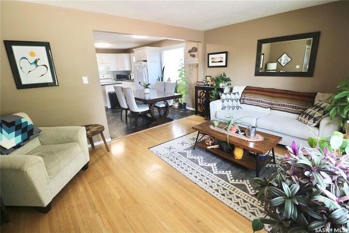 Property Photo: 2110 Elliott Street SK S4N 3H2